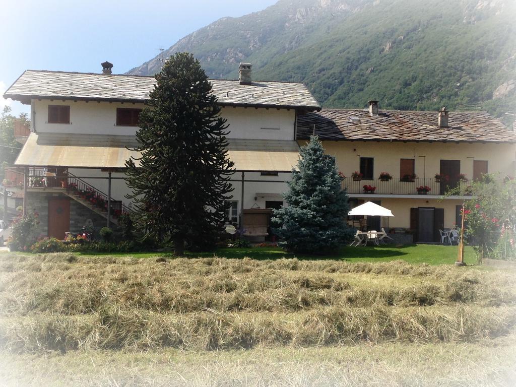 Agriturismo La Grange Pont-Saint-Martin Ngoại thất bức ảnh